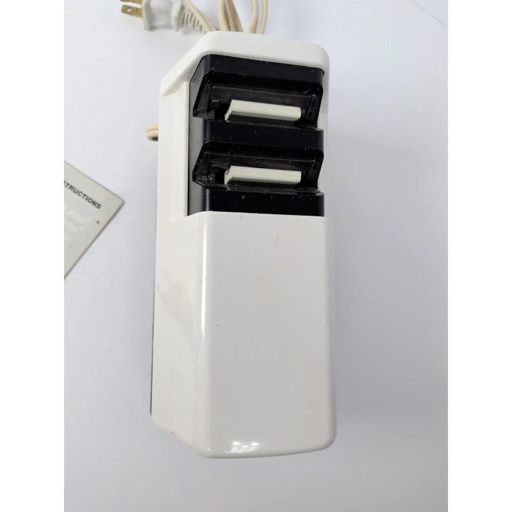 CHEFS CHOICE Model 300 2 Stage  Electric Diamond Hone Knife Sharpener